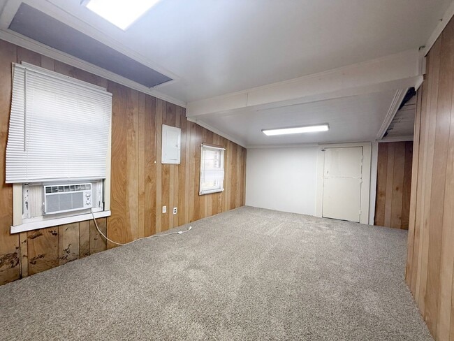 Building Photo - Spacious 2-Bedroom One-Level Home with Carport and Large Backyard