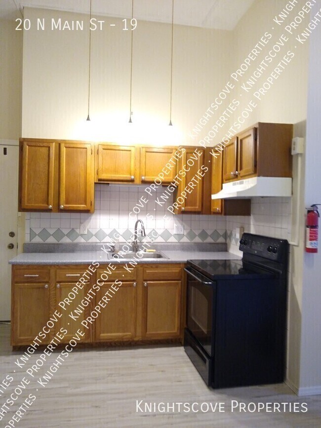 Building Photo - 20 N Main St