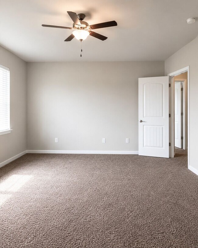Building Photo - 6442 Chaplin Dr