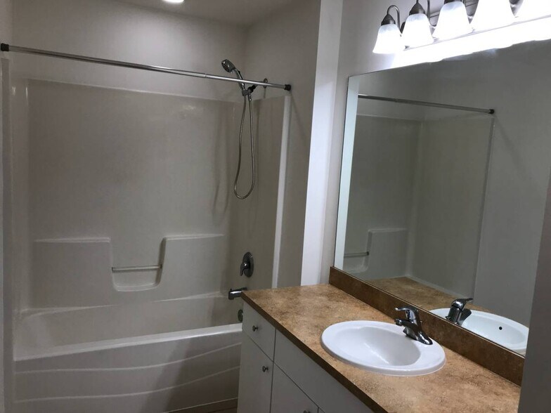 Building Photo - 1739 NW 19th Ter