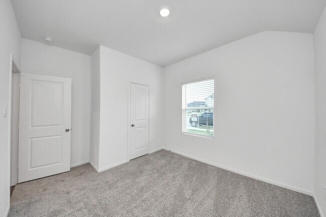 Building Photo - 6003 Bella Breeze Dr