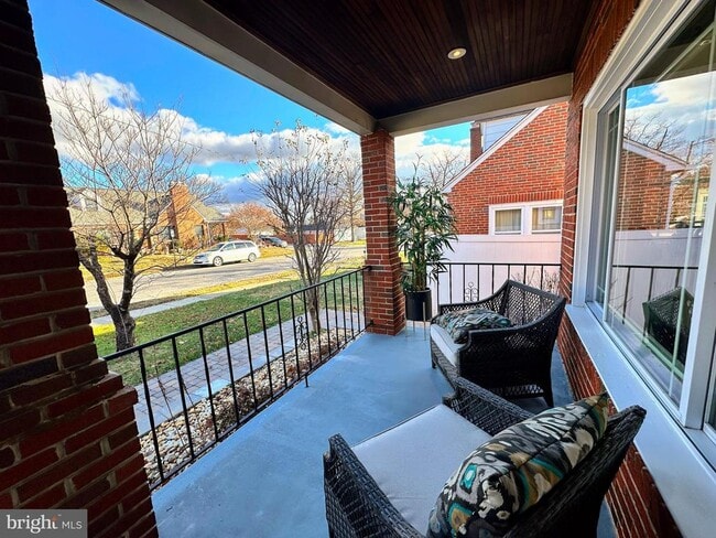 Building Photo - 102 Frederick Ave