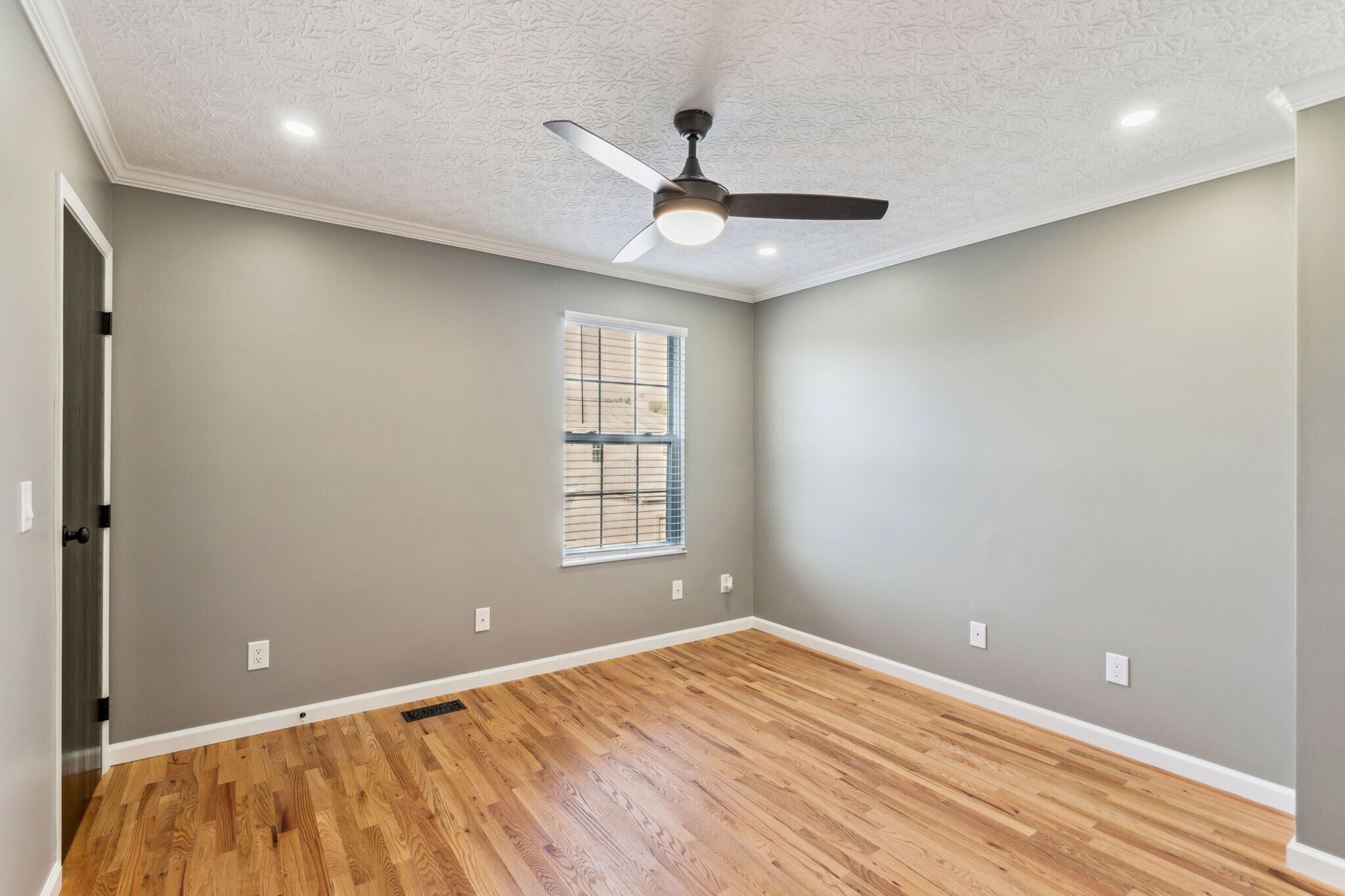 Building Photo - 1794 Bennigan Dr