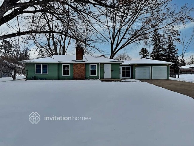 Building Photo - 2940 Orchard Ave N