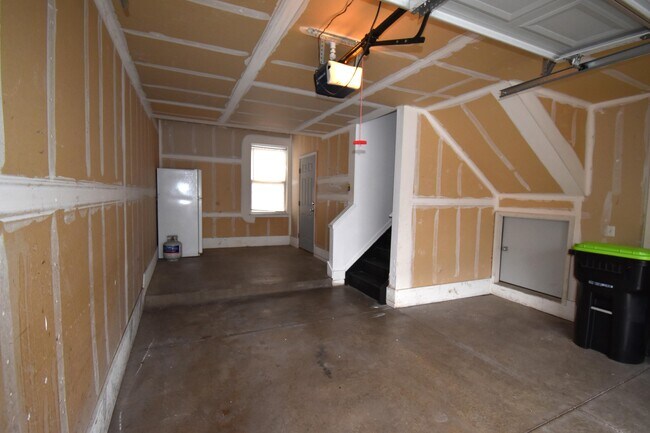 Building Photo - 44725 Ellery Ln