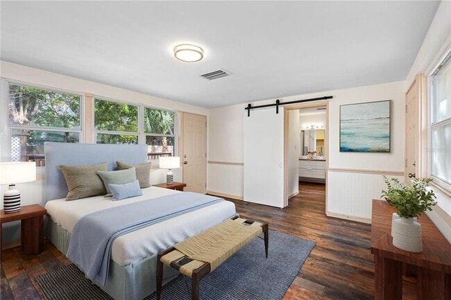 Building Photo - 2201 Park St N