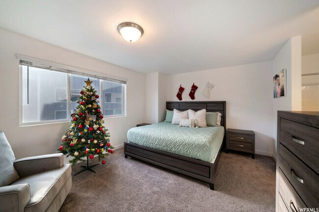Building Photo - 15287 S Tack Way