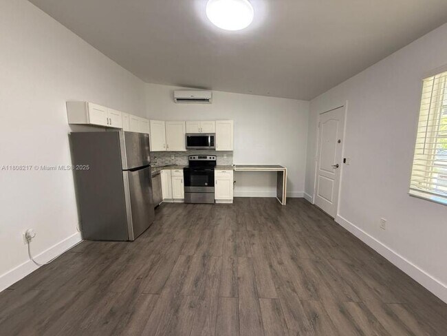 Building Photo - 2 bedroom in North Miami FL 33161