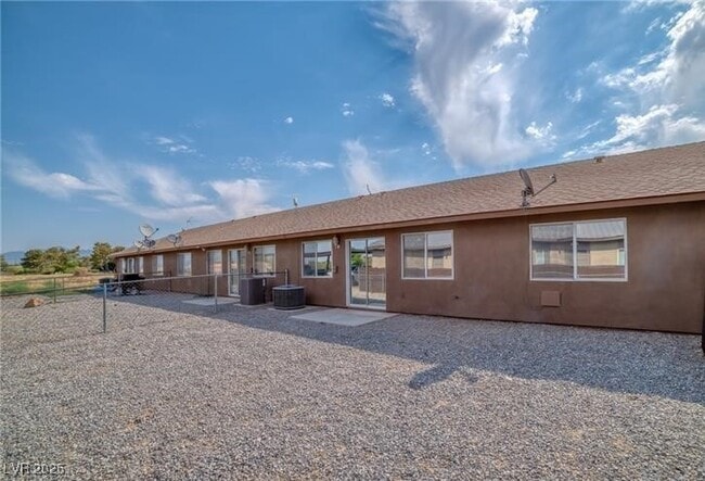 Building Photo - 2081 E Ambush St