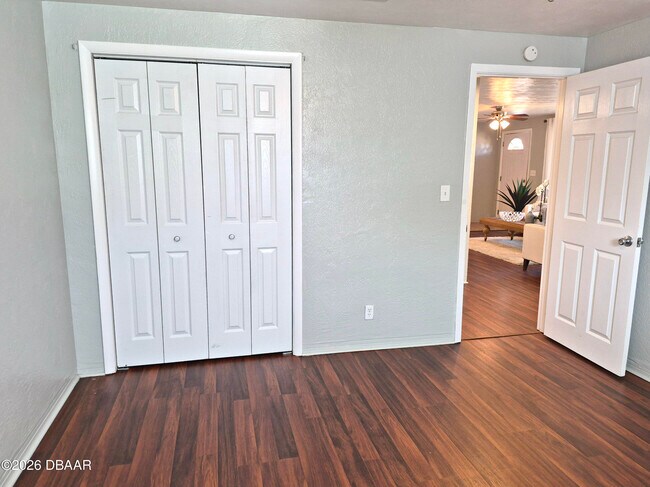 Building Photo - 737 5th St