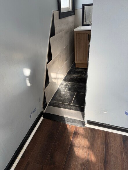 Building Photo - 1132 Duncan Ave