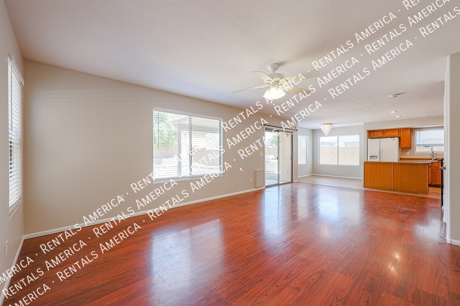 Building Photo - 12438 W Rancho Dr