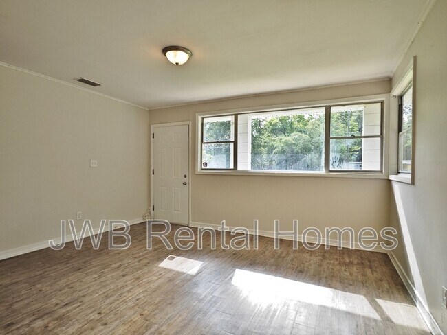 Building Photo - 4605 Suray Ave