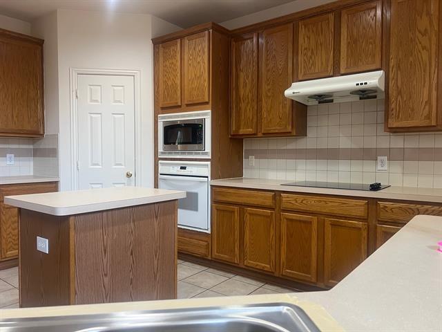 Building Photo - 1413 McClure Dr