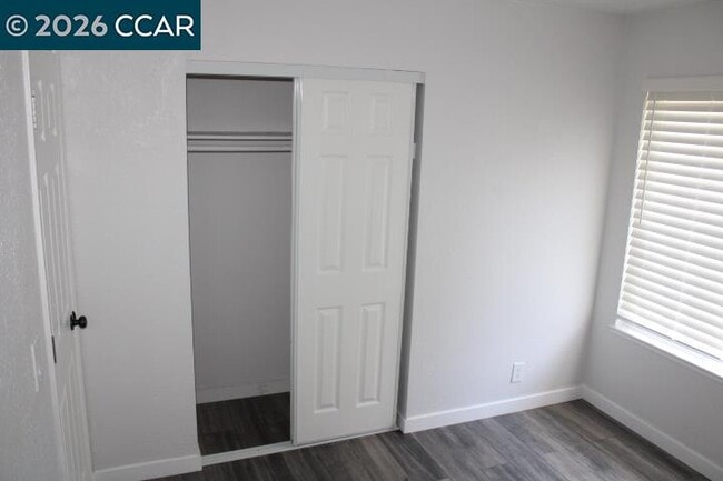 Building Photo - 130 Aster Ct