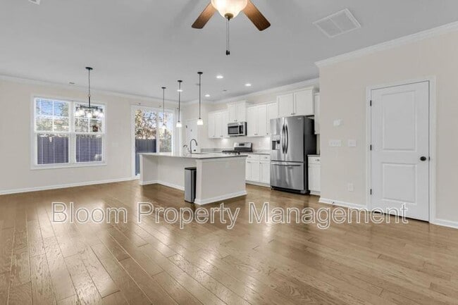 Building Photo - 1660 Bridwell Ln