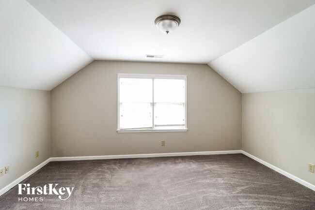 Building Photo - 2721 Harvest Dr SE