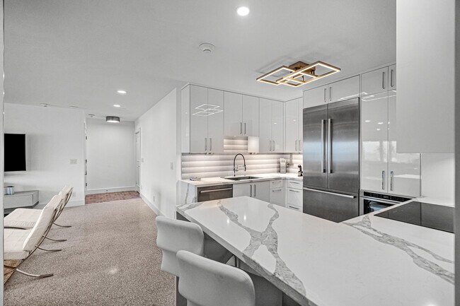 Building Photo - 120 N Ocean Blvd