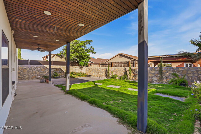 Building Photo - 14208 Poets Rock Ln