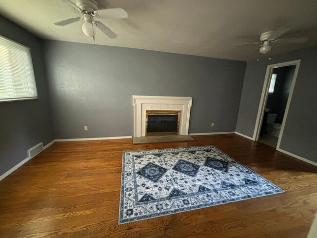 Building Photo - Beautifully Updated 4-Bedroom Home in Mt. Lebanon!
