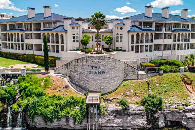 Building Photo - 3404 American Dr