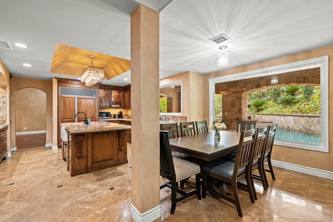 Building Photo - Elegant 5BR Furnished Estate with Pool & G...