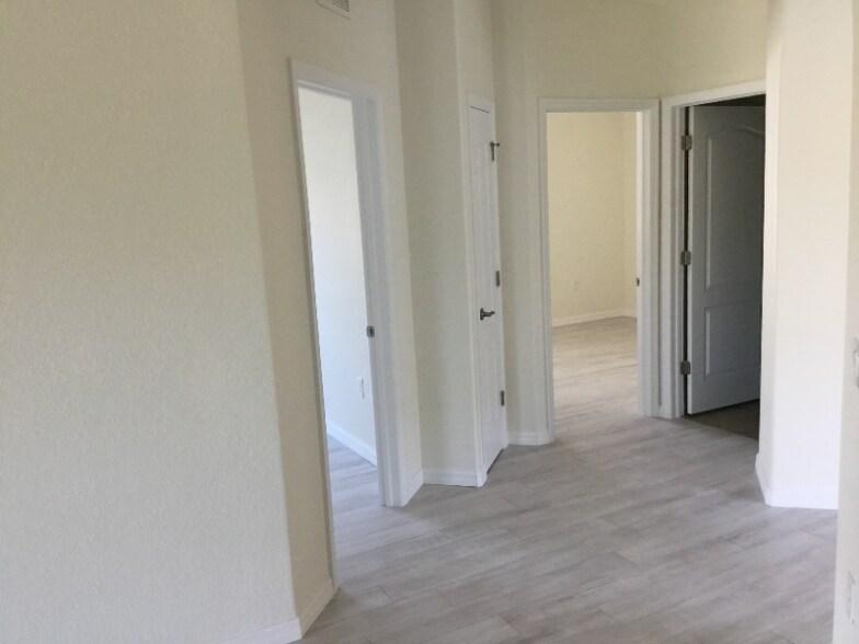 Building Photo - 1611 Parnell Ct