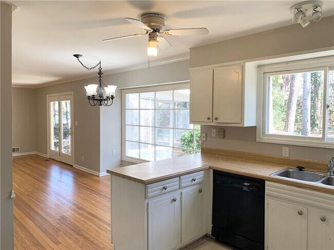 Building Photo - 4625 Kings Down Rd