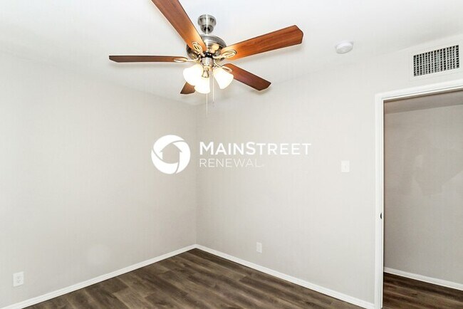 Building Photo - 3 Bedroom Pet-Friendly Home in Phoenix, AZ...