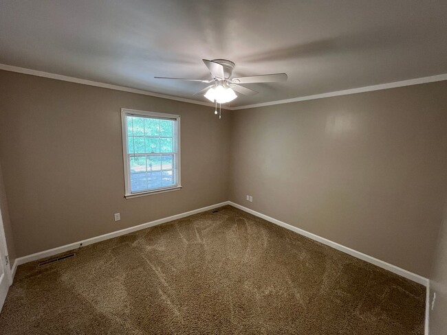 Building Photo - Incredible Location in N Davidson Co with ...