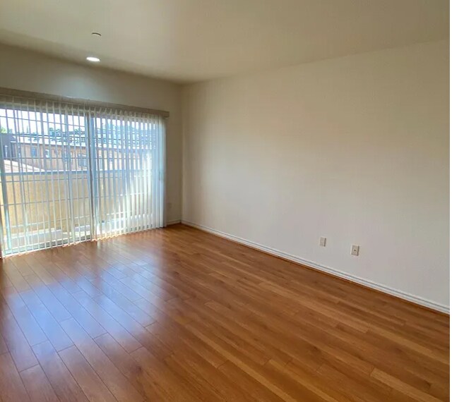 Building Photo - 428 E Santa Anita Ave