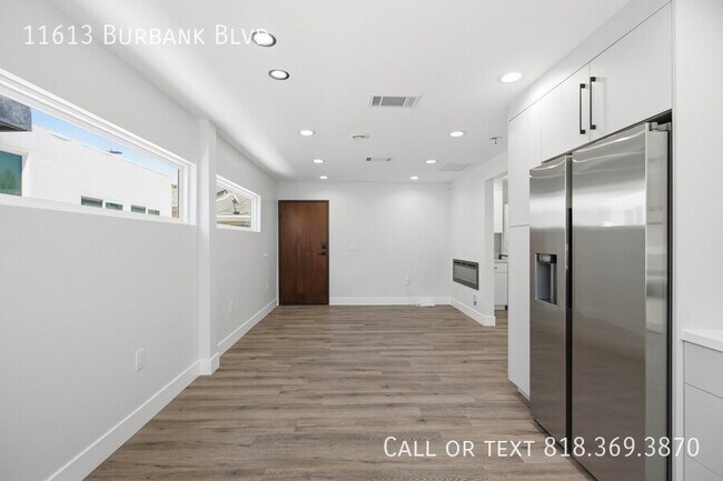 Building Photo - 11613 Burbank Blvd