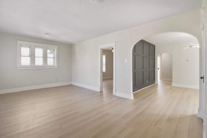 Building Photo - 7104 Tulane Ave