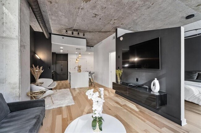 Building Photo - 250 Pharr Rd NE