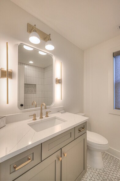 Building Photo - 312 Duke St