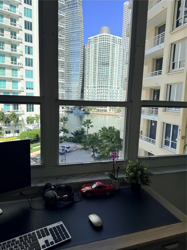 Building Photo - 888 Brickell Key Dr