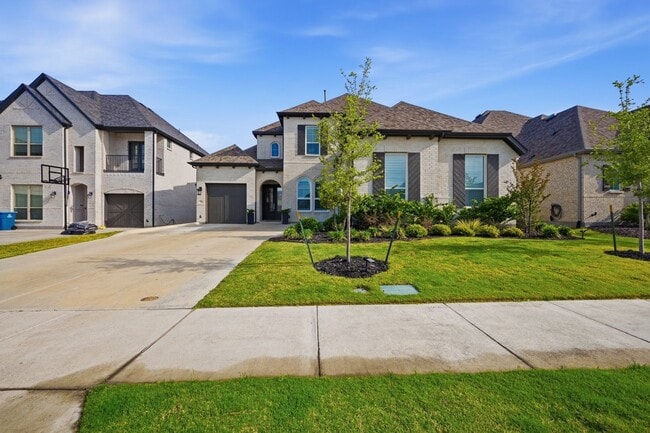 Building Photo - Luxury 5 bed 7 bath two story in Rockwall with grand double doors, soaring 19 foot ceilings, chef...