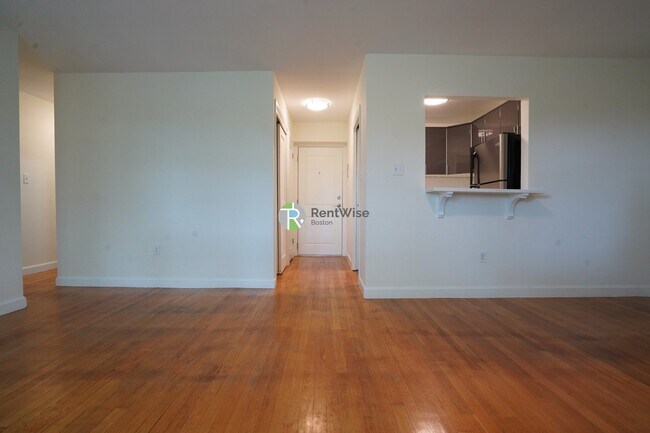 Building Photo - 14 Marion St