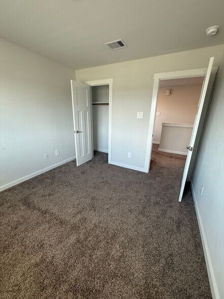 Building Photo - 1218 Amistad Lp