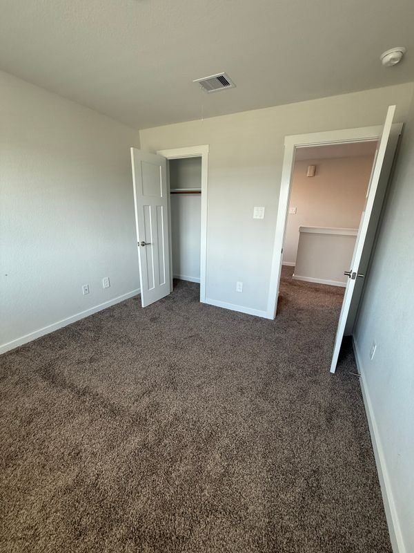 Building Photo - 1218 Amistad Lp