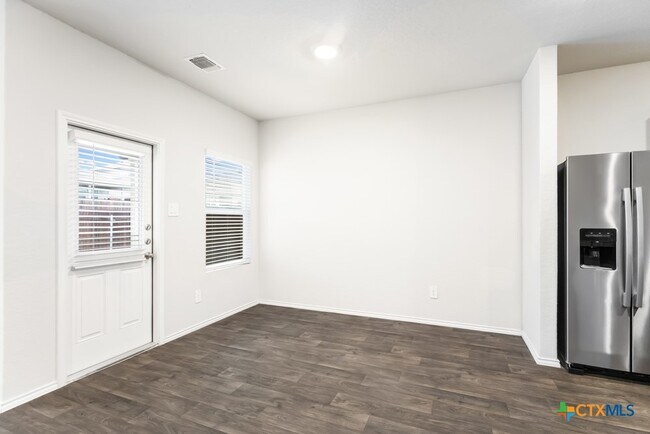 Building Photo - 840 Nodding Nixie