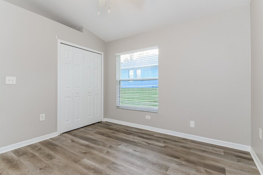 Building Photo - 10433 Calle De Flores Dr