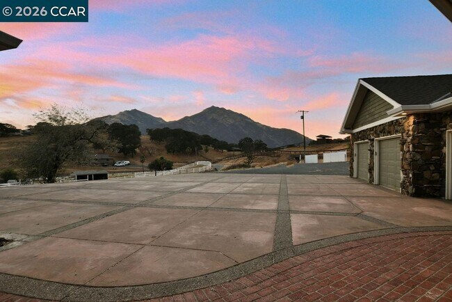 Building Photo - 4161 Leon Dr