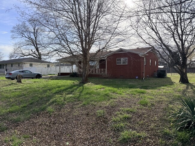 Building Photo - 514 Oliver Dr