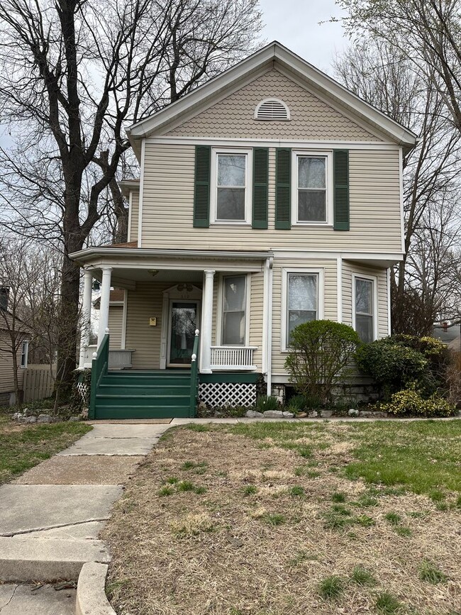 Primary Photo - Charming 3 bedroom 2 bath in Middletown Alton