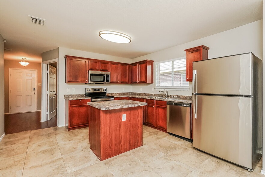 Building Photo - 8921 Tumbleweed Dr