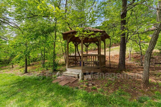 Building Photo - 857 Reems Creek Rd