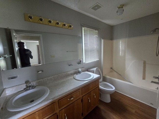 Building Photo - 1225 Cobblestone Ln