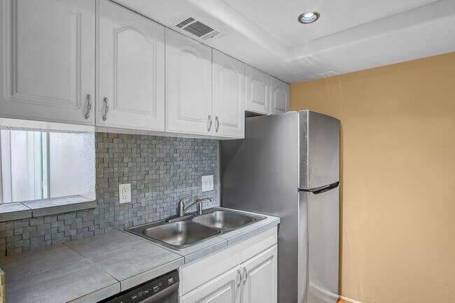 Building Photo - 4057 Young St