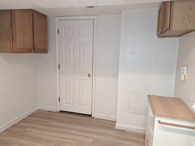 Building Photo - 5310 W Pensacola Ave